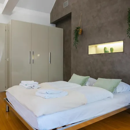 Bridge Apartment Ljubljana