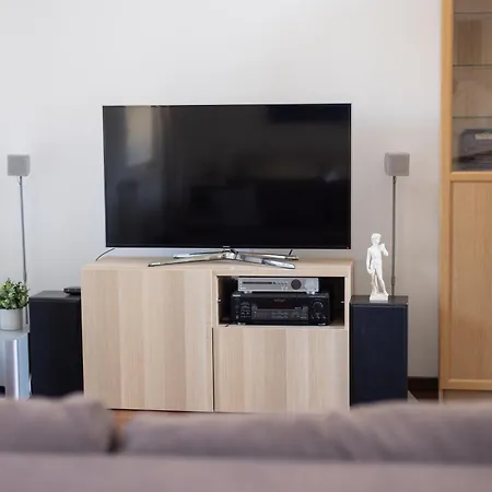 Bridge Apartment *