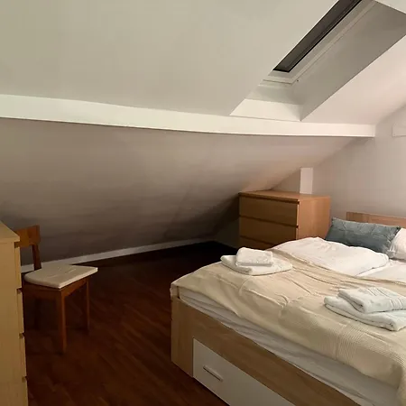 Bridge Apartment Ljubljana