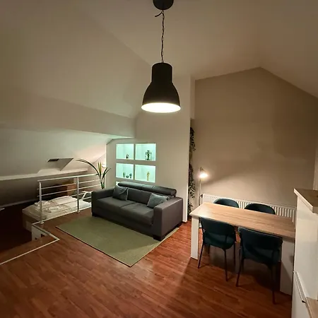 Bridge Apartment *