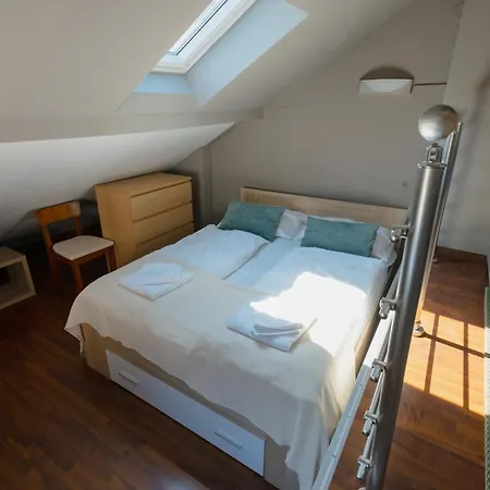 Bridge Apartment Ljubljana